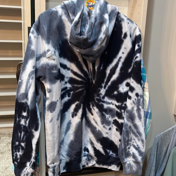 Black gray and white tyedye hoodie - Picture 2 of 5